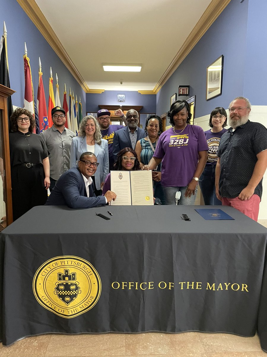 MayorEdGainey's tweet image. Big news for Pittsburgh workers! 💼💪 Thanks to unanimous support from City Council, we’ve strengthened our Paid Sick Leave Act—so employees can now earn time off faster and accrue more of it. Together, we’re building a Pittsburgh where every worker is supported✊