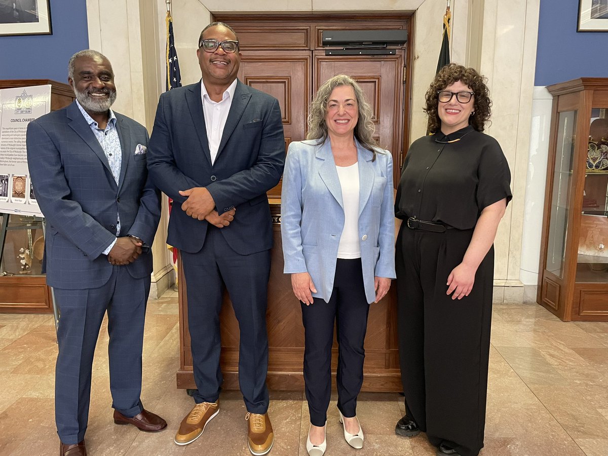MayorEdGainey's tweet image. Big news for Pittsburgh workers! 💼💪 Thanks to unanimous support from City Council, we’ve strengthened our Paid Sick Leave Act—so employees can now earn time off faster and accrue more of it. Together, we’re building a Pittsburgh where every worker is supported✊