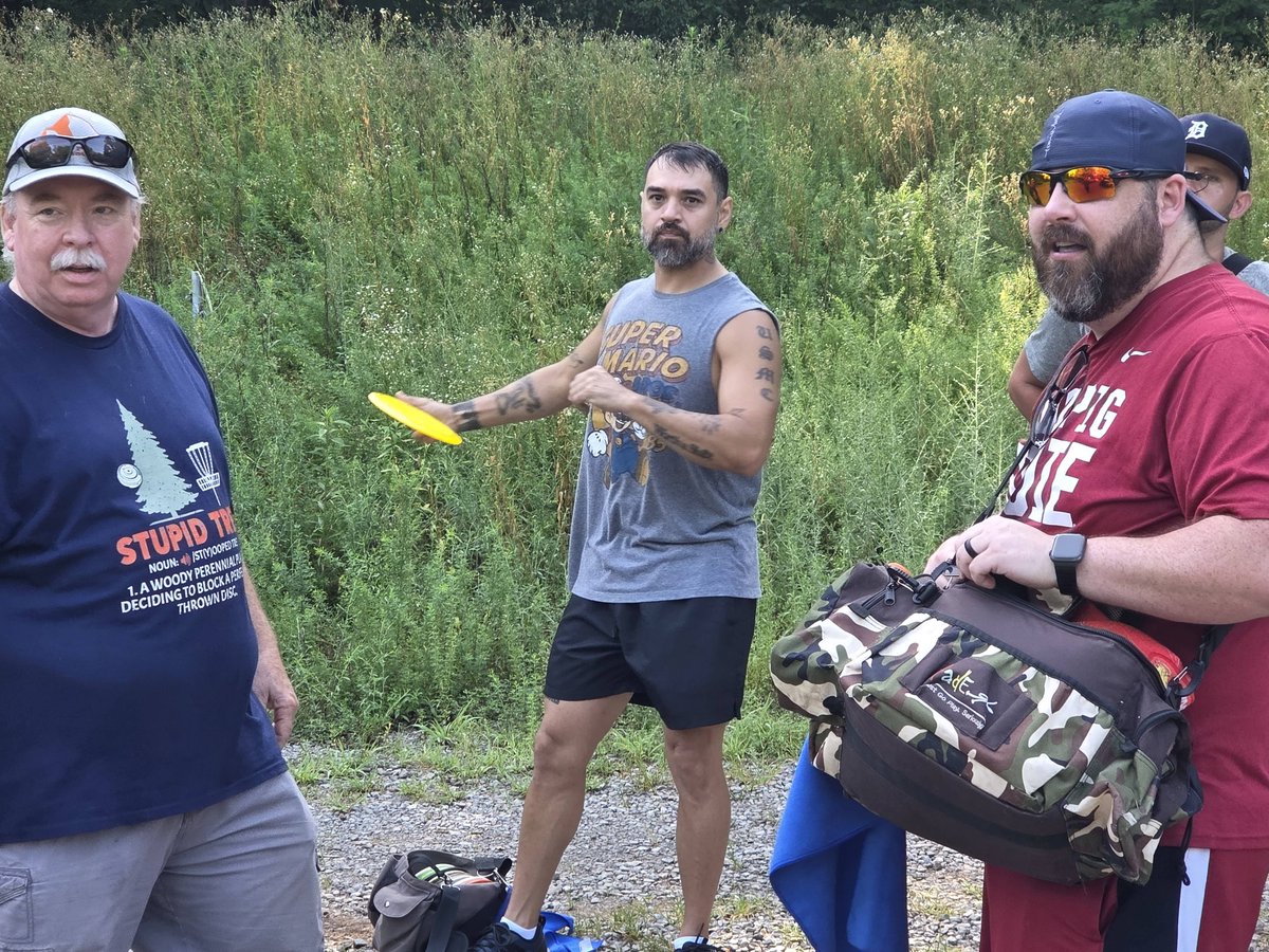 Si 2025 Frisbee Golf Tournament is off to a great start!!!