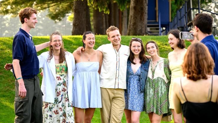 HamiltonCollege's tweet image. It's hard to believe that it's been a month since more than 1,000 alumni returned to the Hill for Reunions! 💙 Relive it all with us: buff.ly/whW56CE
#KnowThyself