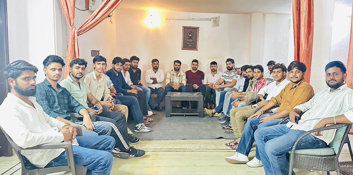 आज जयपुर आवास पर राजस्थान विश्वविद्यालय के छोटे भाइयो से मुलाक़ात की।