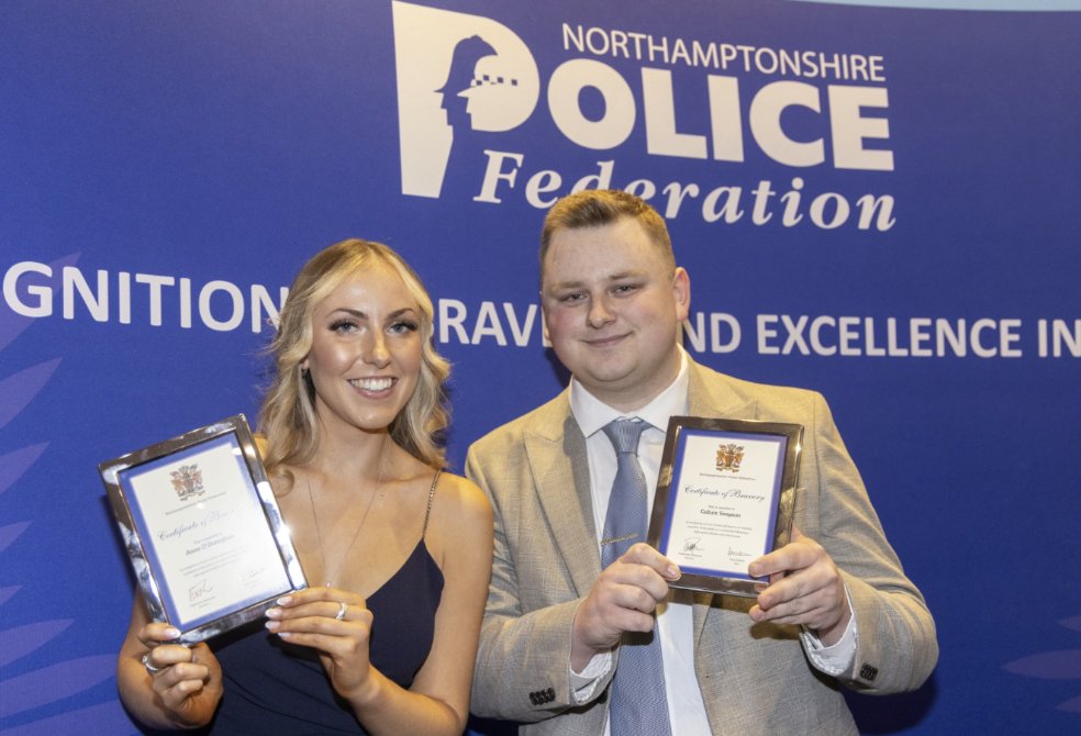 🤞 GOOD LUCK TO BRAVERY NOMINEES

Northamptonshire Police Federation has wished two officers good luck ahead of this week’s national Bravery Awards.

PC Anna O’Donoghue &amp; PC Callum Simpson risked their lives to pull a driver from a burning car.

READ MORE: bit.ly/3IhWdgr