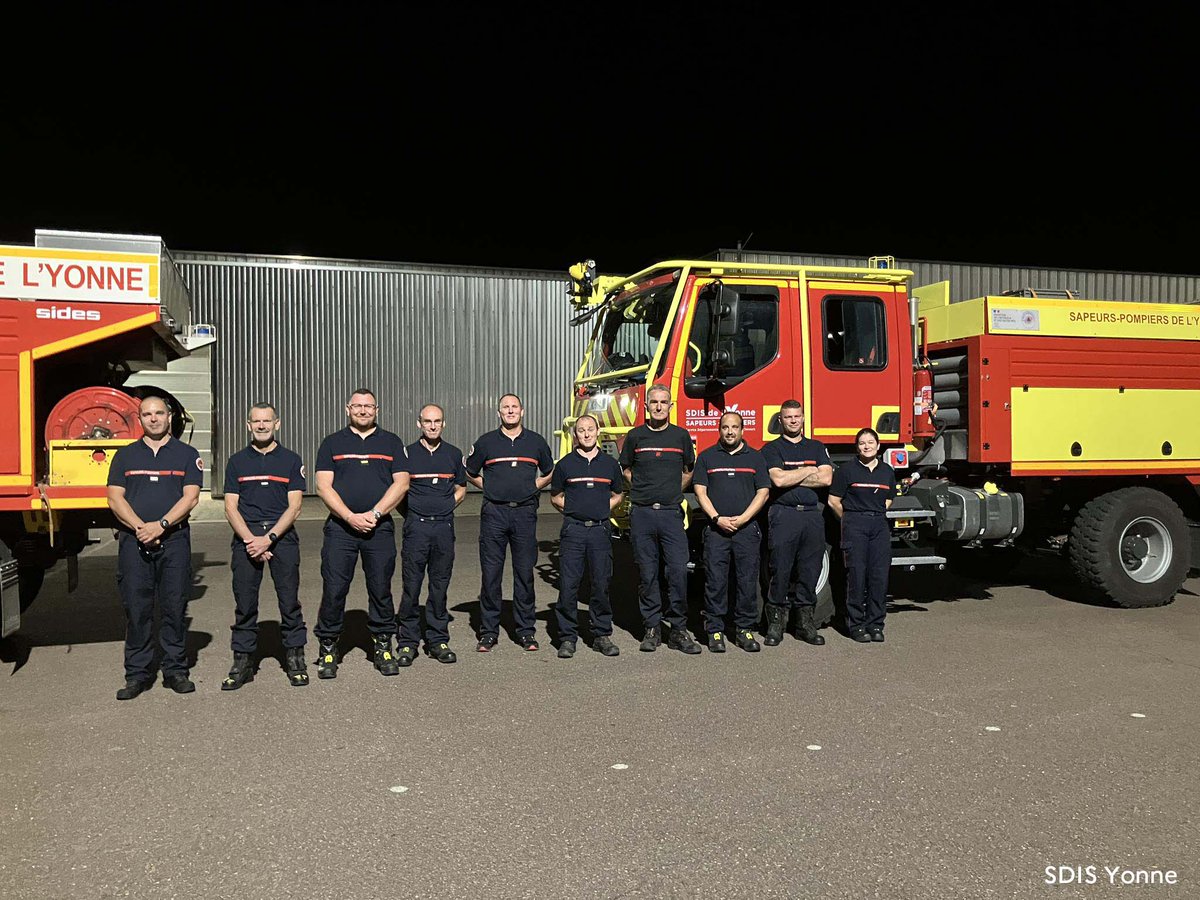 Préfecture de Zone de Défense et de Sécurité Est (@prefetzoneest) on Twitter photo 👨🏻🚒🔥2 colonnes de #renforts de #sapeurspompiers de la #ZoneEst engagées depuis la fin de la semaine dernière sur les #feuxdeforêts dans le sud de la France
👨🏻🚒🚒Colonne EST ALPHA, 72 sapeurs-pompiers et 24 véhicules : <a href="/sdis52/">Sapeurs-Pompiers de la Haute-Marne / SDIS 52</a> <a href="/Pompiers55/">Pompiers55</a> <a href="/SDIS58/">Sapeurs-Pompiers de la Nièvre</a> <a href="/sdis67/">Service d'incendie et de secours du Bas-Rhin</a> <a href="/sdis68/">SDIS 68 - Haut-Rhin</a> <a href="/SDIS_89/">SDIS YONNE</a>
✊🏼Merci ! 👨🏻🚒🔥2 colonnes de #renforts de #sapeurspompiers de la #ZoneEst engagées depuis la fin de la semaine dernière sur les #feuxdeforêts dans le sud de la France
👨🏻🚒🚒Colonne EST ALPHA, 72 sapeurs-pompiers et 24 véhicules : <a href="/sdis52/">Sapeurs-Pompiers de la Haute-Marne / SDIS 52</a> <a href="/Pompiers55/">Pompiers55</a> <a href="/SDIS58/">Sapeurs-Pompiers de la Nièvre</a> <a href="/sdis67/">Service d'incendie et de secours du Bas-Rhin</a> <a href="/sdis68/">SDIS 68 - Haut-Rhin</a> <a href="/SDIS_89/">SDIS YONNE</a>
✊🏼Merci !