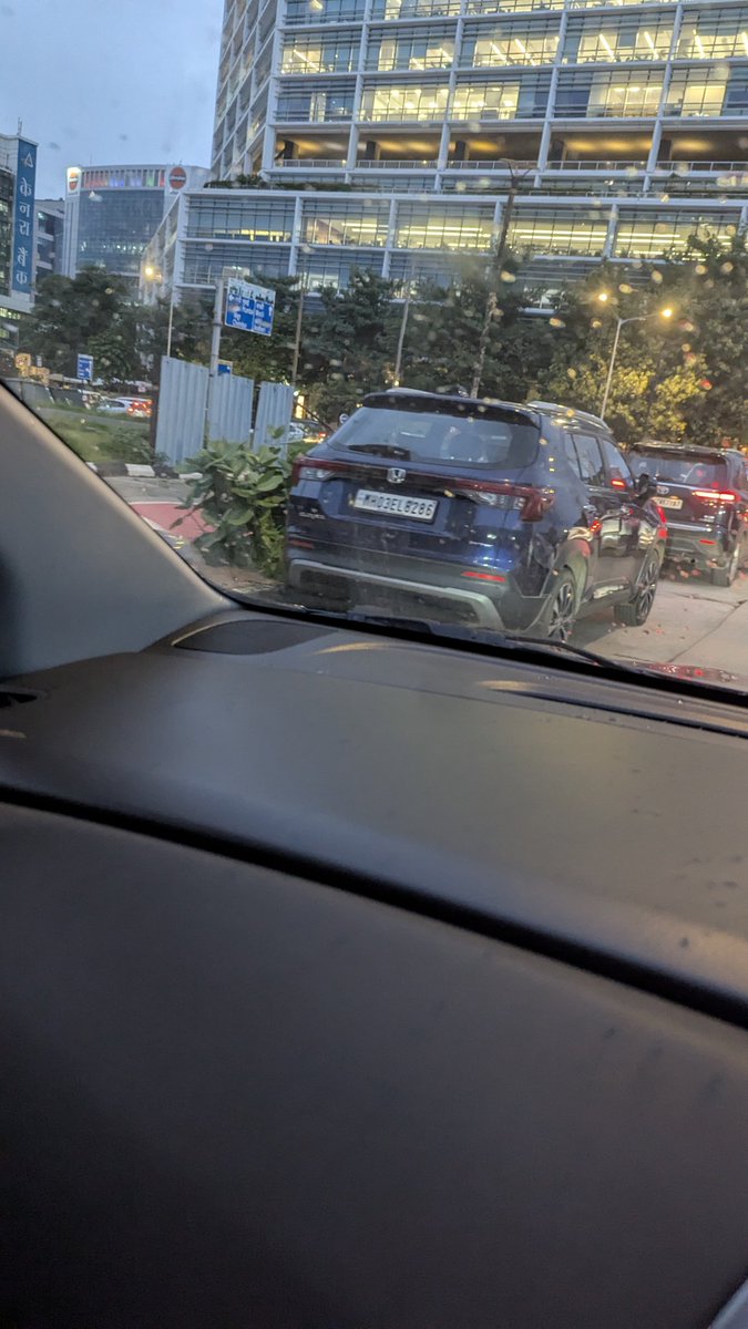 manojkamath's tweet photo. @MTPHereToHelp Vehicles unauthorised parking near Weworks building in BKC. Blocking out one lane. Please take action.

MH02EL8286
MH43CK2464 https://t.co/ZiYbqFlBhB