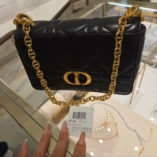 I just received a contribution towards Dior Caro.S black leather clutch from hethe1890 via Throne. Thank you! throne.com/sultanaqueenai… #Wishlist #Throne