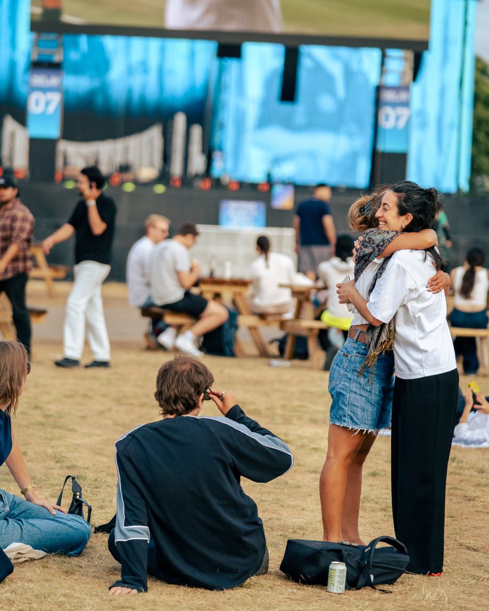 bstopenhouse's tweet image. There's nothing better than spending time with your friends and loved ones in the summer sun ☀️
Join us at Hyde Park for many more fun, free activities and events this week 🥳
For more information, visit bst-hydepark.com
#OpenHouse #BSTHydePark #OutdoorEvent