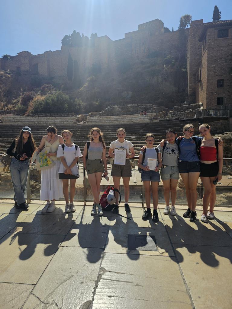 The four groups had to work as a team to follow a GPS tracker and crack the clues, whilst getting to see the sights of Málaga city centre on their way 🧭