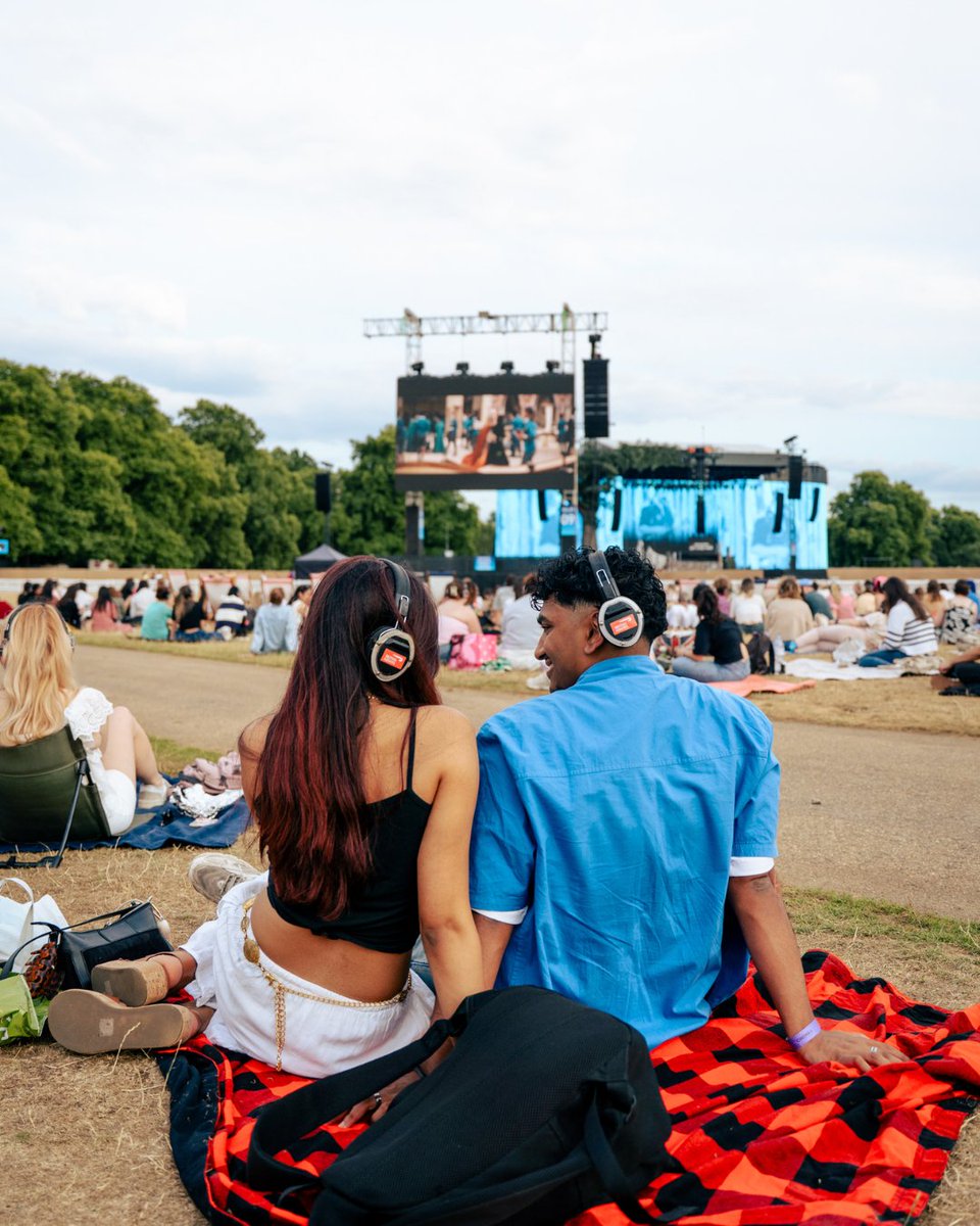 bstopenhouse's tweet image. There's nothing better than spending time with your friends and loved ones in the summer sun ☀️
Join us at Hyde Park for many more fun, free activities and events this week 🥳
For more information, visit bst-hydepark.com
#OpenHouse #BSTHydePark #OutdoorEvent