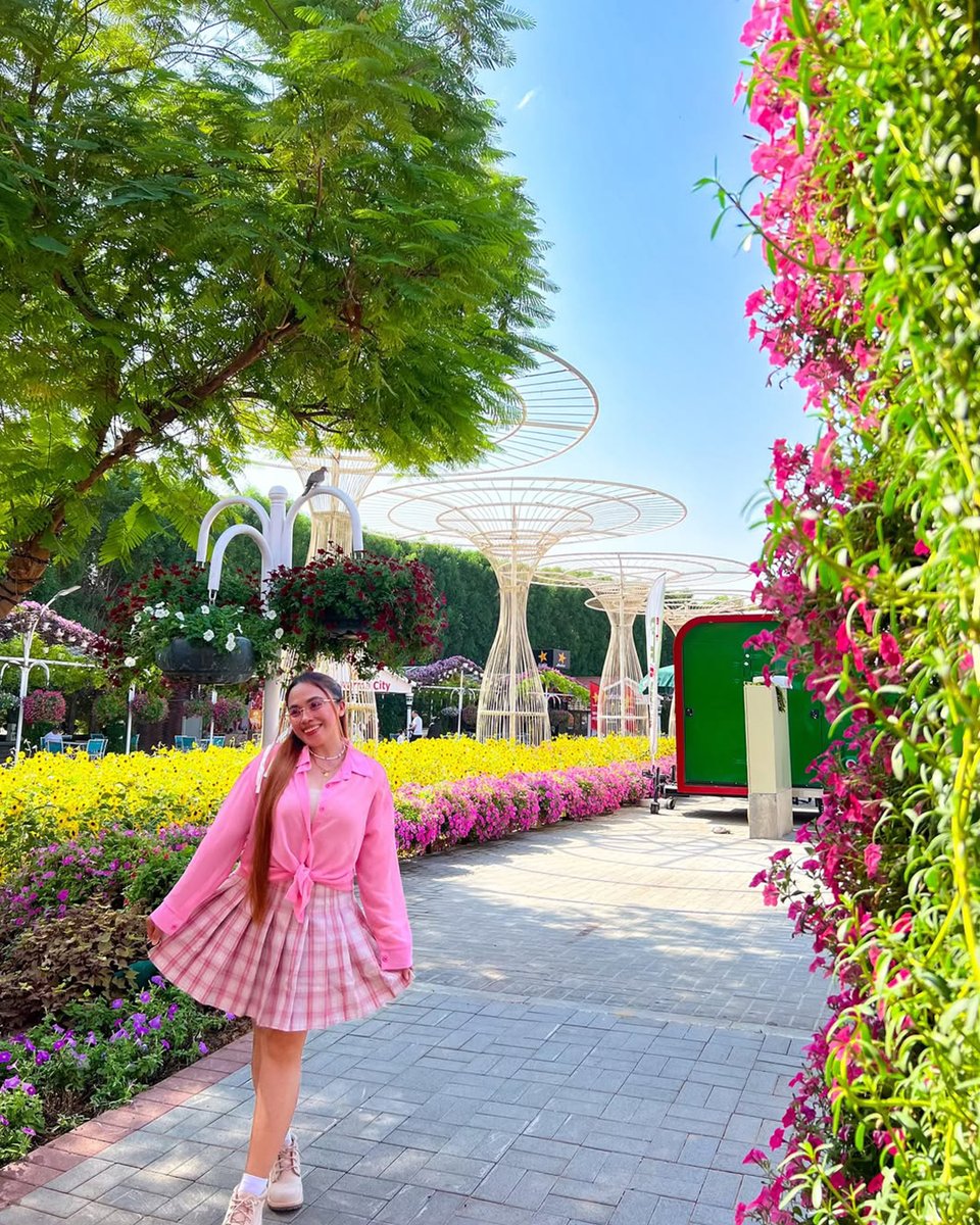 Dubai Miracle Garden tweet media