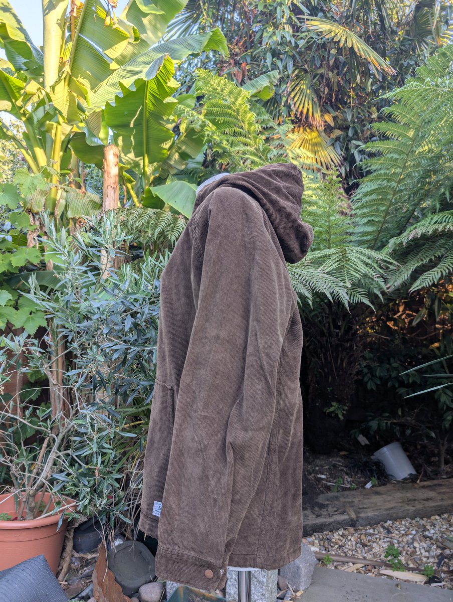TheCasualSniper's tweet photo. Another outstanding Sassafras piece, lovely example of the Bud Breaker in cord, big thanks to handlewithcare for their superb service, from dispatch to delivery next day.
#menswear #sassafras #japanesemenswear https://t.co/98ox6DspJQ