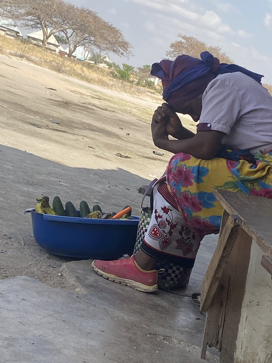 aggreykwangz's tweet photo. This photo deserves 100 likes for all mothers 🙏 https://t.co/a0S0voFjYX