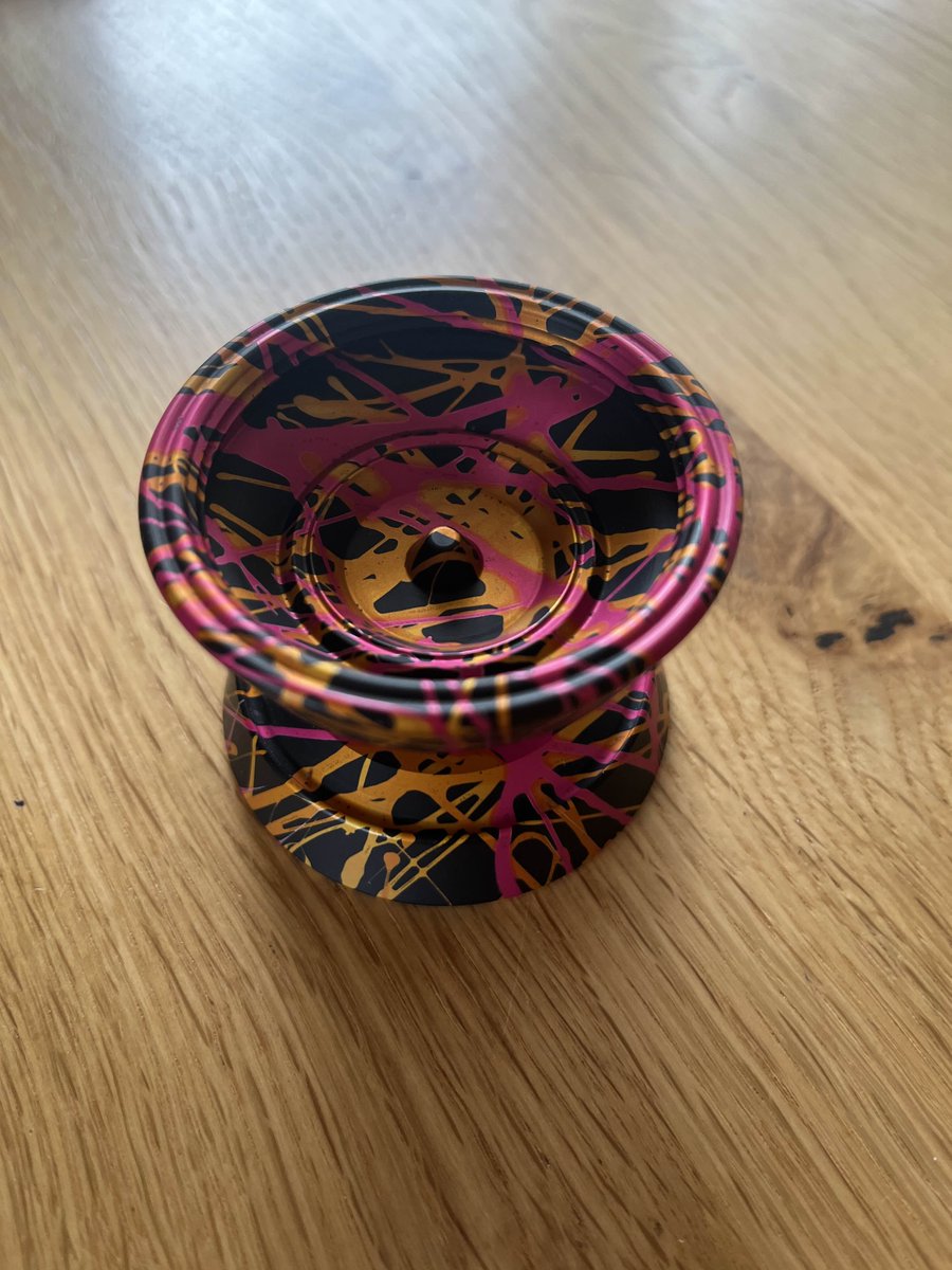 Sounds of MFD colourway names in the comments, real or imaginary 😆 Pic shared by #MonkeyfingeRDesign Zoo Member Graandpa #MFD #MFDyoyo #yoyo