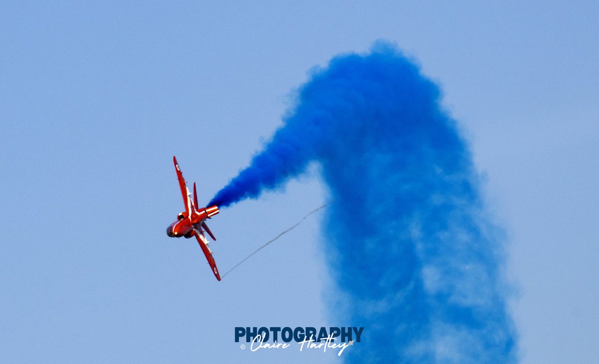 The <a href="/rafredarrows/">Red Arrows</a> synchro pair at Headcorn