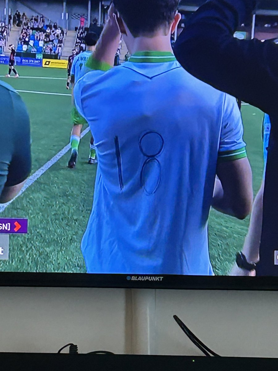 Nathan Evans (@nathanflipevans) on Twitter photo TNS player just had to have his number drawn on his shirt with pen in the champions league 😂 TNS player just had to have his number drawn on his shirt with pen in the champions league 😂