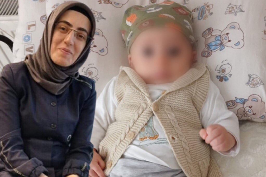 Vera (@skut36679377) on Twitter photo 8 aylık Murat Efe bebek cezaevi koşullarında büyümeye zorlanıyor.
Bu durum hem iç hukuka hem de uluslararası sözleşmelere aykırıdır.
<a href="/cemre_birand2/">Cemre Birand</a>
8AylıkEfeye Adalet 8 aylık Murat Efe bebek cezaevi koşullarında büyümeye zorlanıyor.
Bu durum hem iç hukuka hem de uluslararası sözleşmelere aykırıdır.
<a href="/cemre_birand2/">Cemre Birand</a>
8AylıkEfeye Adalet