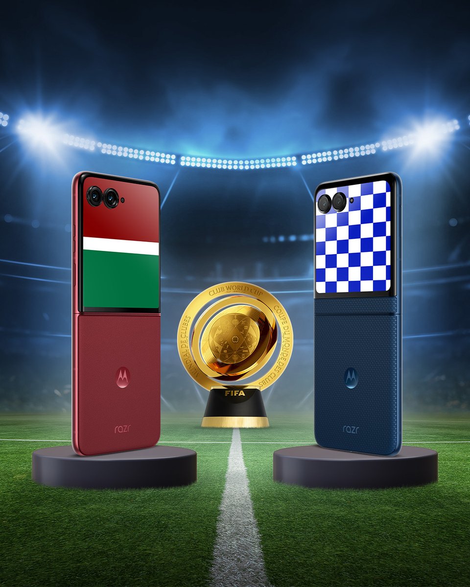 Moto's tweet image. Show off your colors! It’s the semis, who are you rooting for today? ❤️ or 💙
#MotoFIFA #FIFACWC