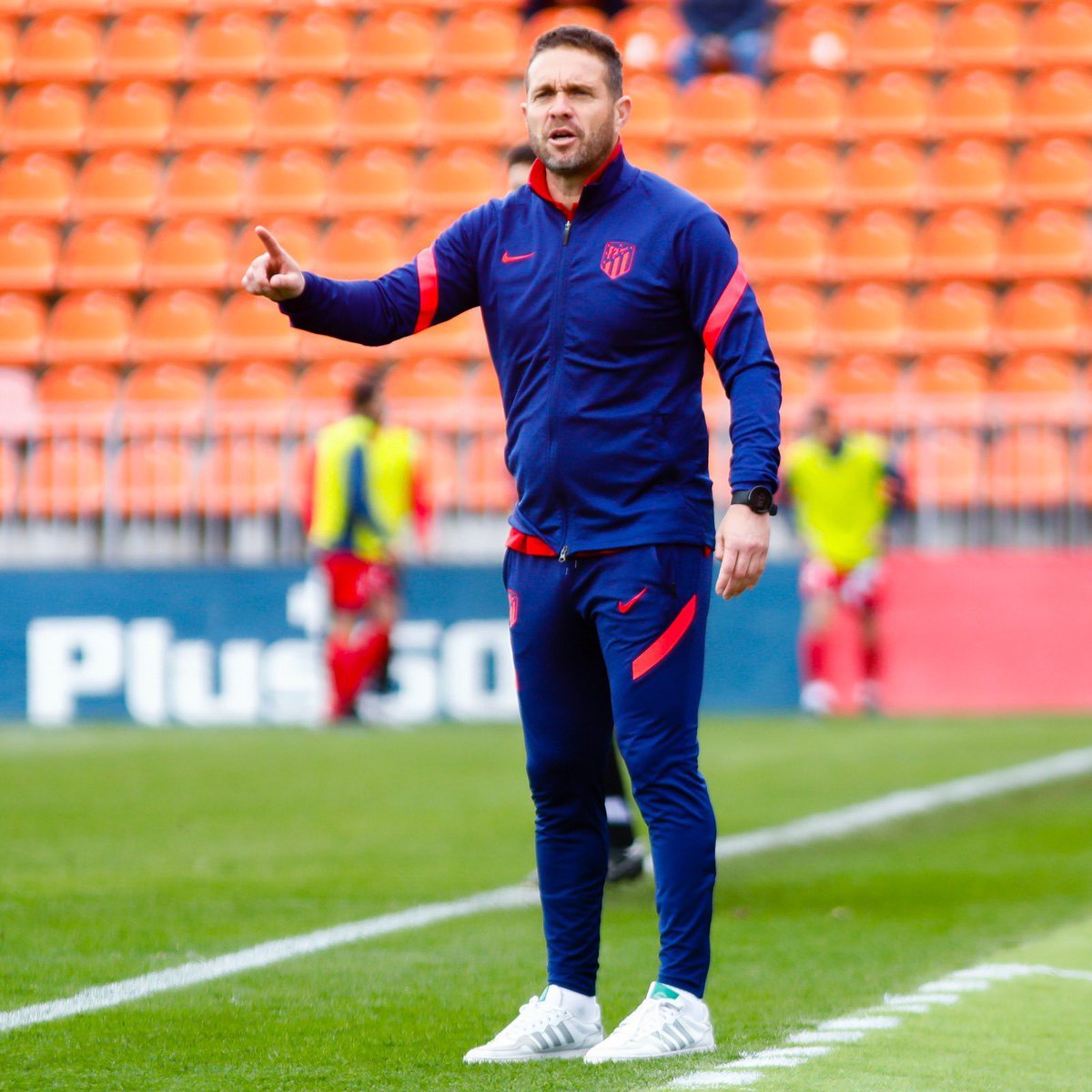 🚨⚪️🔴 رسميًا |

▪️✅ لويس تيفينيت يترك الجهاز الفني لدييغو سيميوني 🇦🇷 وينضم إلى الجهاز الفني لديفيد أنشيلوتي في بوتافوغو 🇧🇷