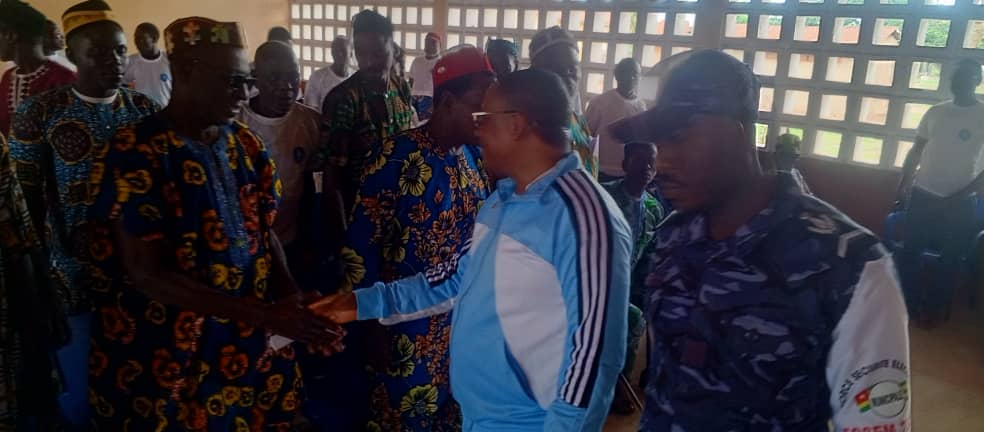 KoffiSodokin's tweet photo. Élections Municipales 2025. #Togo. La journée d'aujourd'hui( 08.07.2025) est  merveilleuse. C'était au village à Kpékplémé dans la préfecture du Moyen-Mono sous une  fine pluie #Togo. https://t.co/55QC2b1kEb