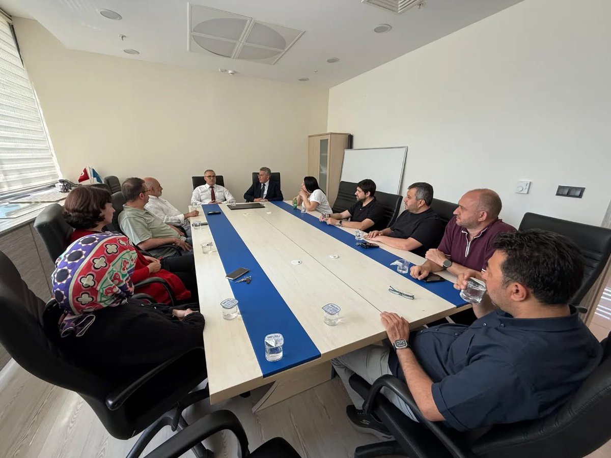 yusufsayin's tweet image. Comrat Devlet Üniversitesi Rektörü Prof. Dr. Serghei Zaharia Fakültemizi ziyaret ederek Fakültemiz akademik personeline &quot;Türkiye-Moldovya Eğitim Diplomasisi&quot; başlıklı bir seminer verdi. Prof. Dr. Zaharia’ya ve Dekanlığımıza teşekkür ederim. @CemZorlu @SBFNEU @NEUniversitesi