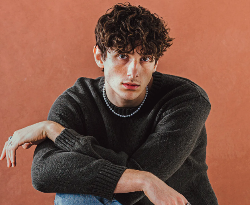 About Music tweet media