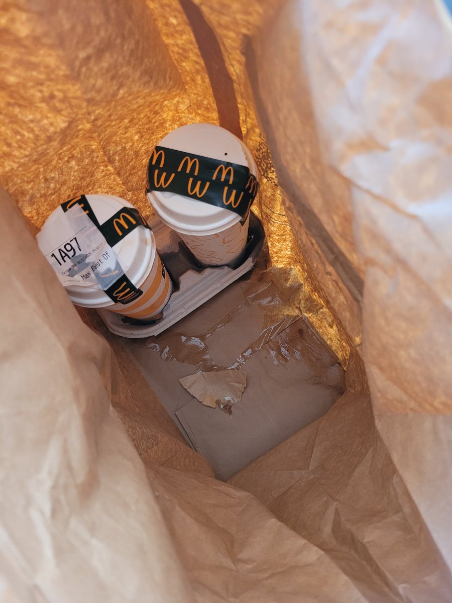 PapyDovah's tweet photo. @ubereats_fr il s'agirait d'assumer vos erreurs.
Je vous rappelle que vous avez des obligations légales.
Empecher l'envoi de photo pour na pas avoir a rembourser n'est pas une option https://t.co/2BQFZHlSll