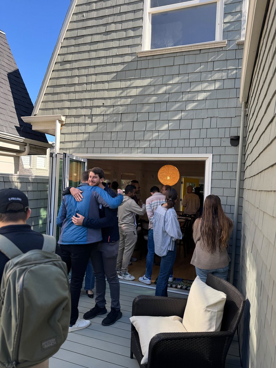 CRV's tweet image. Nearly three dozen brilliant founders and operators joined today’s edition of our Cereal 🥣 Entrepreneurs Breakfast 🥐Series. Hosted by @jamesgreen2016 and @verorellana02, we fueled up on bright ideas with leaders from the likes of @AnthropicAI @NotionHQ @pika_labs @WithPulley.