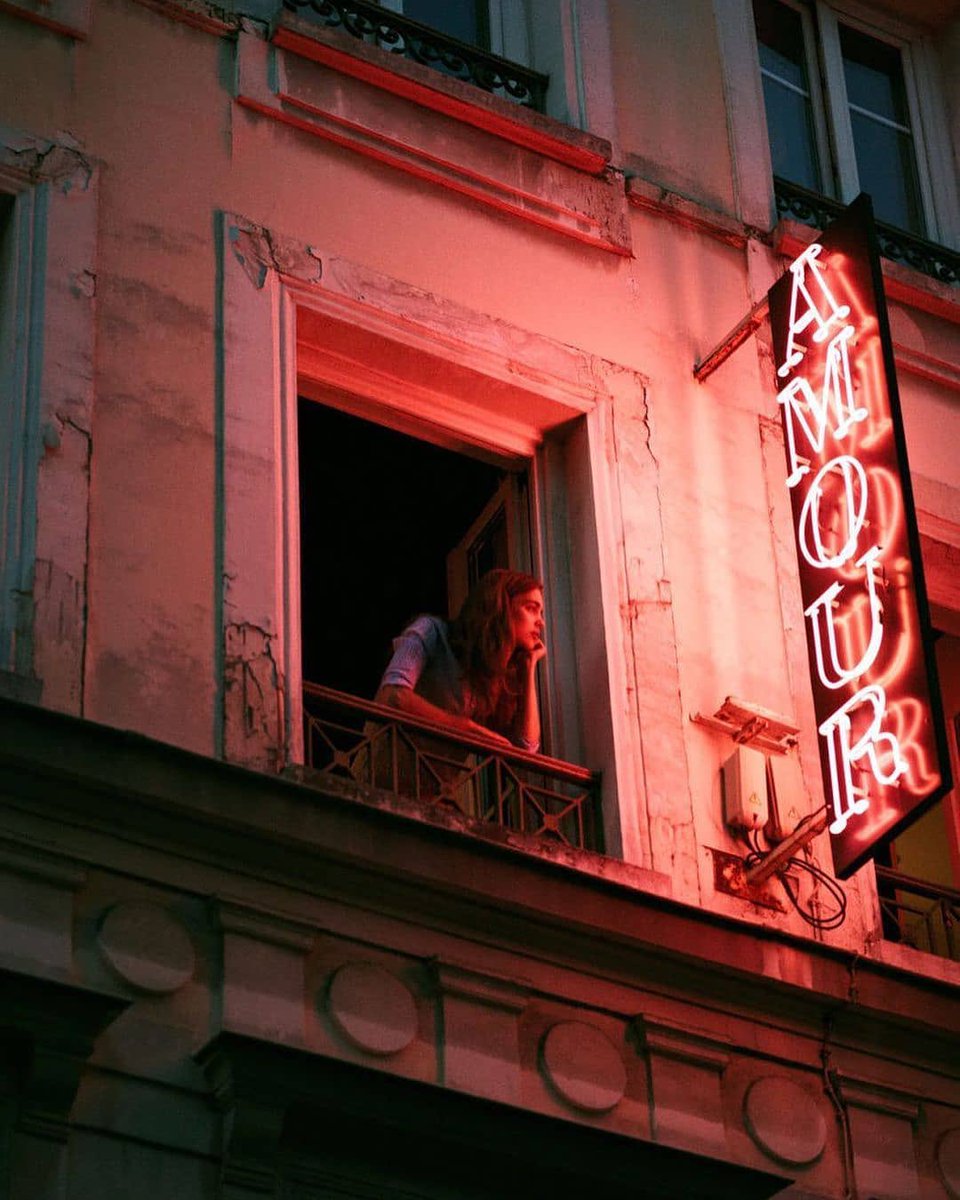 B O N S O I R 

Annemarieke van Drimmelen
Paris
2014