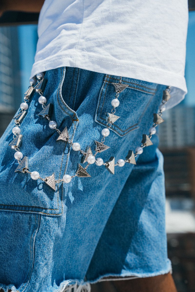 planes's tweet image. Our first-ever biker chain drops TOMORROW.
Biker Chain. Necklace. Bag Charm.
One Piece. Three Ways
Avaliable in-store & online TOMORROW