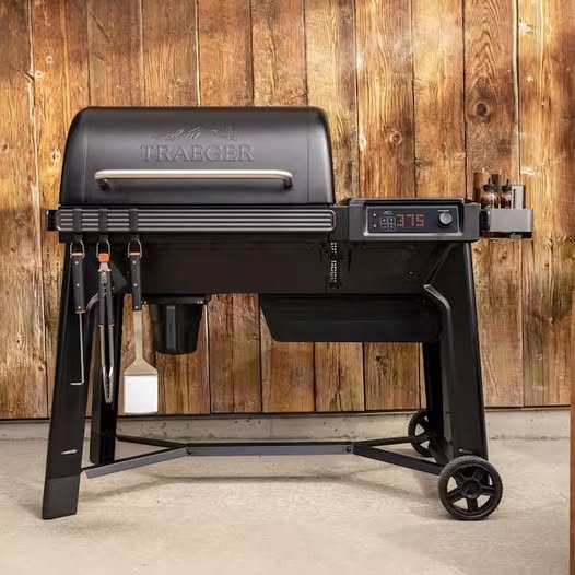 Traeger Woodridge  #Giveaway!

What better way to host a K-State Football watch party than with a new grill! Go Cats!! 🏈💜

RT &amp; Follow to enter!  

Random drawing on 8/18 at 12p. Pickup ONLY! Must be 21+ to enter! Check out FB and Insta for more chances to win and full info!