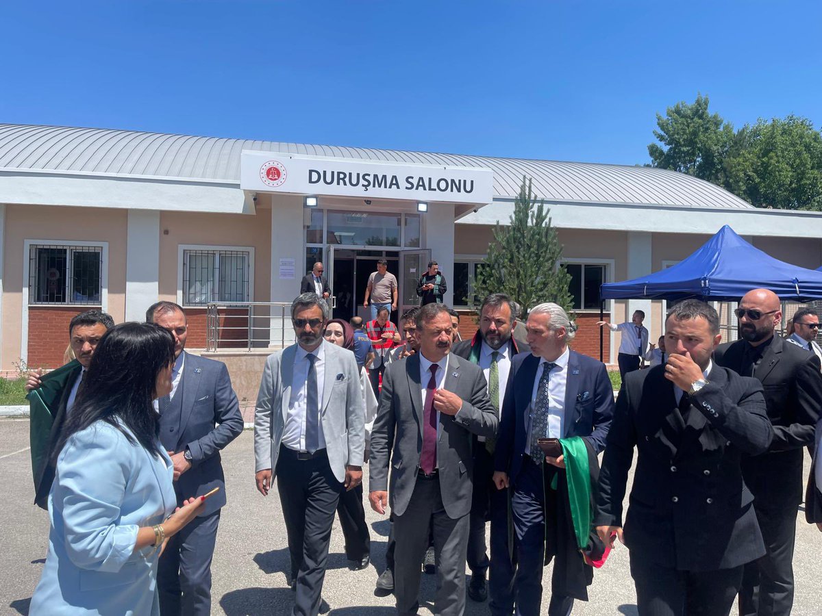 Apartikasp's tweet image. Bolu’nun Kartalkaya bölgesinde 21 Ocak’ta meydana gelen ve 78 kişinin yaşamını yitirdiği Grand Kartal Otel yangınına ilişkin ceza davasının ilk duruşması, Bolu 1. Ağır Ceza Mahkemesi’nde başladı.
Genel Başkanımız Yavuz AĞIRALİOĞLU ve parti teşkilatlarımız ile birlikte duruşmayı…