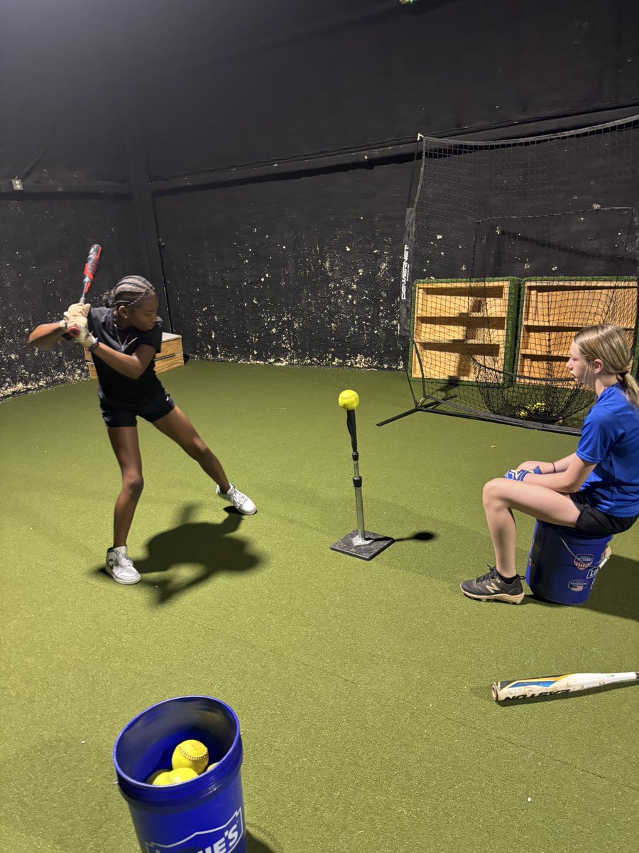 F3Select's tweet photo. Great practice before our first game at the @USSSA Gulf Shores Nationals. @NFCAorg @fastpitchwatch @FastpitchWire @FastpitchAthRec @Team1_fastpitch https://t.co/B44b43iKO8