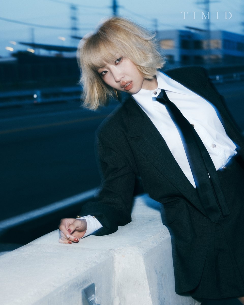 timidmag's tweet image. Minzy on the power of trusting your instincts and learning to love yourself
"And when you can fully accept yourself, that’s when you begin to love and care for others in the same way. Loving yourself changes everything."
Read more: timidmag.com/features/minzy
#Minzy #2NE1