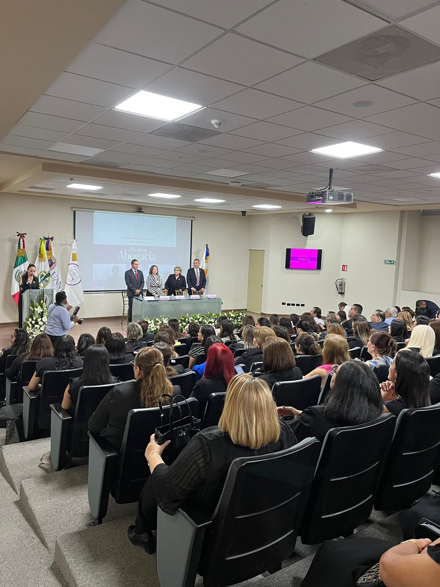 En el marco del #DíaDelAbogado ⚖️, asistí al evento del Colegio de Ciencias Jurídicas en NL.
Un gusto coincidir con personas comprometidas con la justicia y los derechos de las personas.

¡Felicidades a las integrantes del nuevo Consejo Directivo! 👏