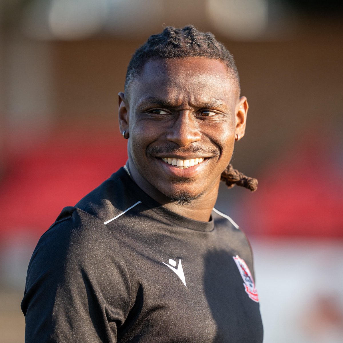 12| GOALLLL!!! Scored by The Rams Jefferson Aibangbee 

Alfie Paxman delivers The Rams corner into the box that finds Aibangbee at the back post who headers the ball home! 

[1-0]
🔴⚪️|#COYR