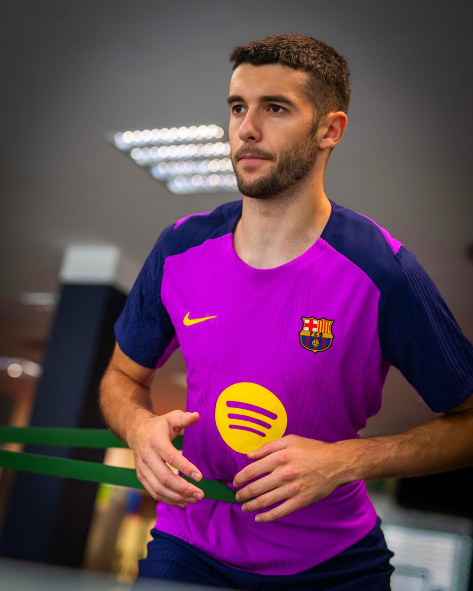 هالصورة قادرة تخليك تتفائل بموسم قادم مليء بالإنتصارات والألقاب إن شاء الله حتى لو أنتهى السوق بدون أي تعاقد آخر .. نعم أقولها وبالفم المليان ، مشاكل برشلونة أكثر من 70% منها كان بسبب عدم وجود حارس حقيقي والباقي مجرد كماليات لاتُذكر أمام هذه المُعضلة الأزلية ..