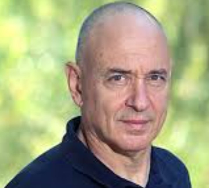 בוםםםםםם
שימו לב לתאריך....
שבוע הבא 14 ליולי.

 מכתב האזהרה השני שנשלח מהקונגרס לעמותת "עתיד כחול לבן", הפעם ליו"ר העמותה אורני פטרוקשה, מראשי מחאת קפלן. 

כזכור, במכתב הראשון קיבלה העמותה סוג של אולטימטום מוועדות החוץ והמשפט של בית הנבחרים - להעביר מסמכים שנוגעים למימון שהועבר