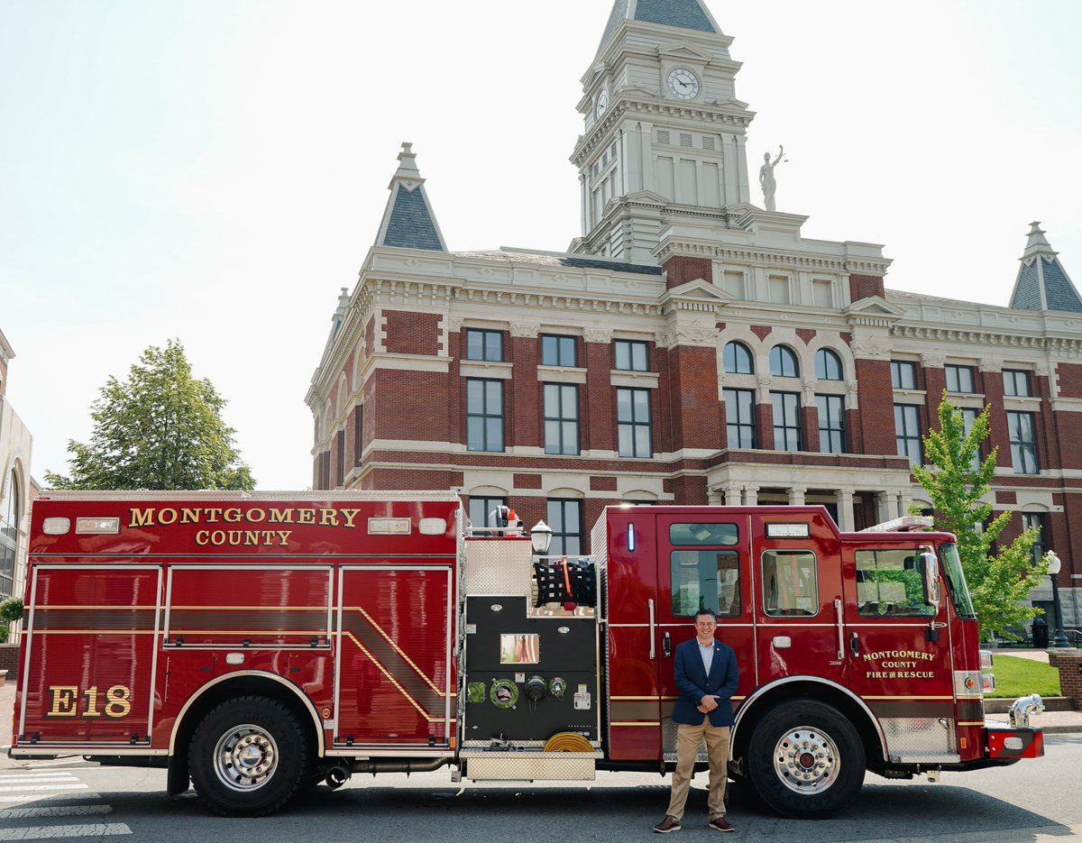 From Ambulance to Office An EMT-Turned-Mayor Serves His Community

Check out the story here: indd.adobe.com/view/82797371-…