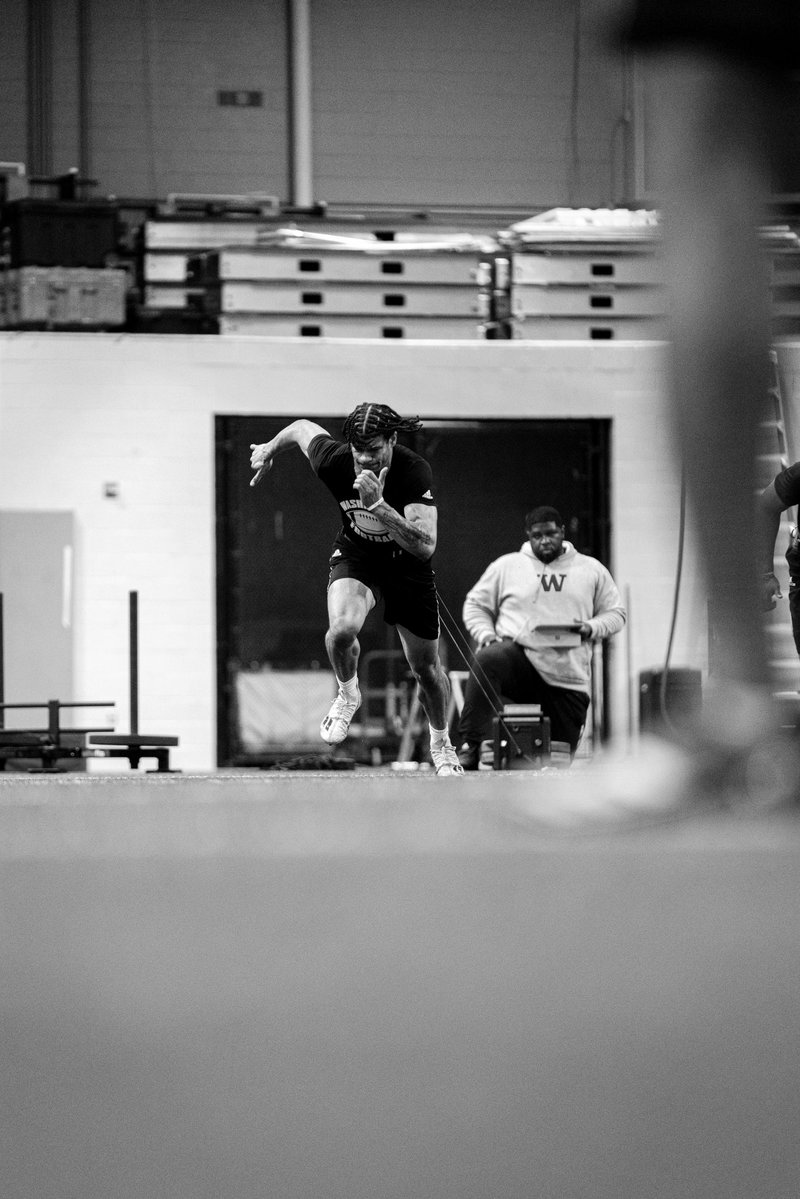 Different backgrounds, same grind. No shortcuts. No hype. Just sweat, sacrifice, and work that speaks when the lights come on. Built for the moment. DAWGS Prepared Different. Prepare to Win #SummerSavages #EarnEverything #NoExcuses
