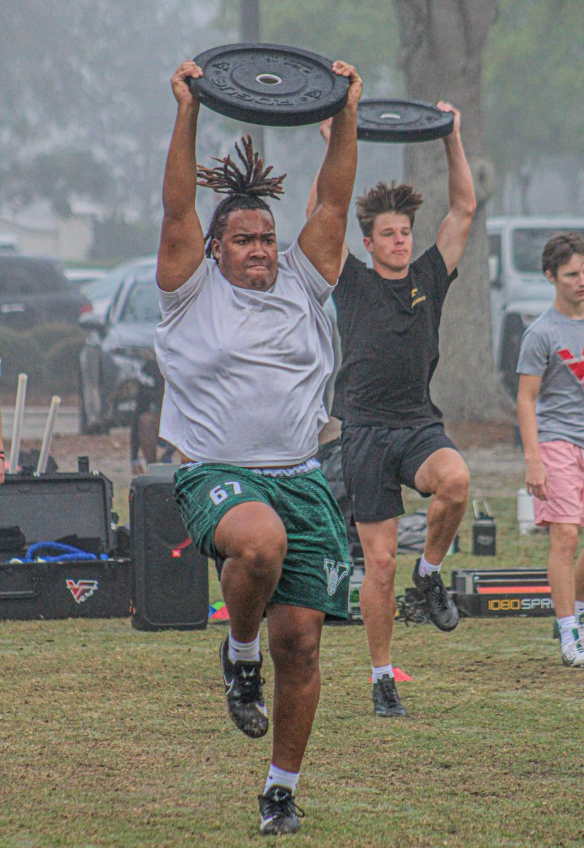 mcnairisrael's tweet image. No days off my weekends are made to put in work. Training with one of the best. 1% better daily. 🙏🏾🏈💪🏾
@TVanceCSCS
@VeniceIndianFB
@VeniceRecruit10
@jleee74
@john_p34
@247recruiting
@AdamSchefter
@Andy_Villamarzo
@McnairT