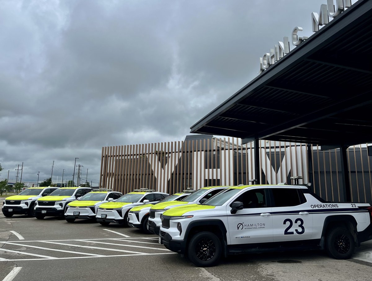 flyyhm's tweet image. Sustainability is in motion at YHM! ⚡️ The Airport is proud to share that it has transitioned its operations vehicles to an all-electric fleet as part of its ongoing commitment to reducing its carbon footprint and minimizing the environmental impact of ground operations.