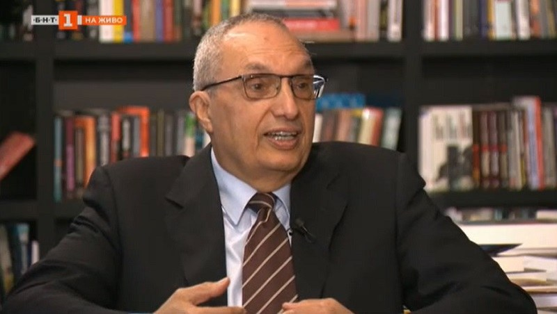 Честито евро, европейци! В основата на този успех е държавникът Иван Костов, който сложи край на хиперинфлацията и извади България от пропастта, изкопана от червеното правителство на  Виденов. Благодаря ти, Иване!