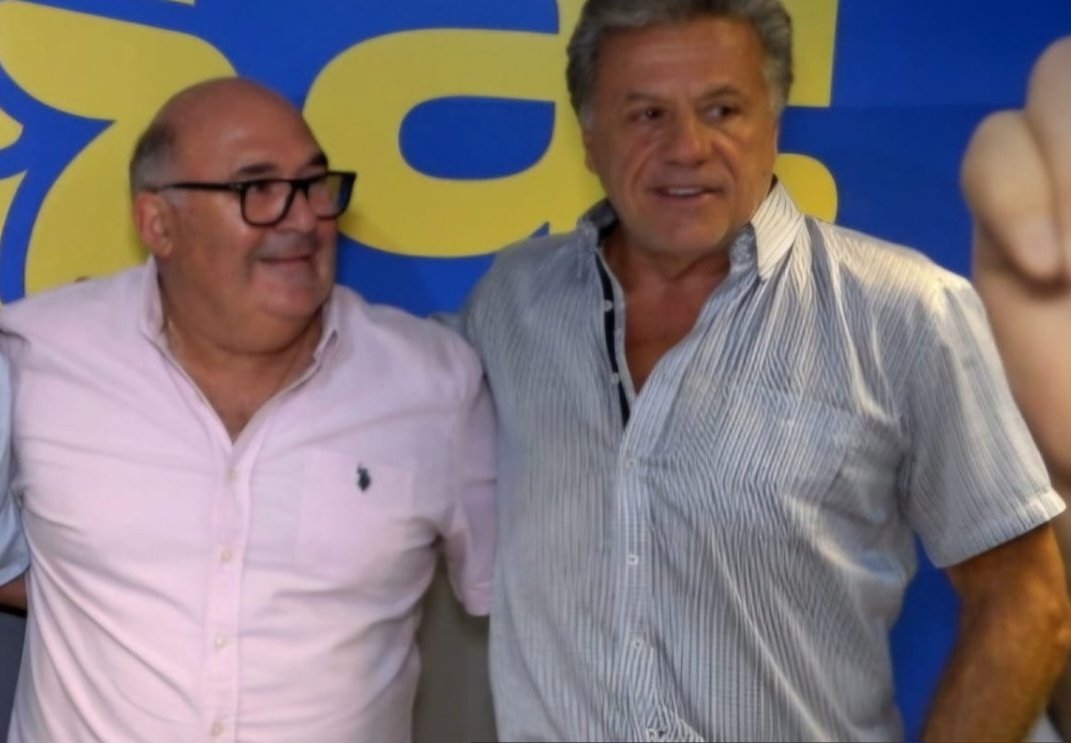Laura do Carmo Iraola 🇺🇾 (@ladocarmo) on Twitter photo #AHORA
El ex arquero de Peñarol y dirigente colorado Fernando Alvez será el nuevo Director General de Deportes de la <a href="/MaldonadoUY_/">Intendencia de Maldonado</a> en el gobierno de Miguel Abella.
<a href="/PuntaNews1/">Punta News</a>
<a href="/fmgenteradio/">Fm Gente🇺🇾📲 094054756</a>
<a href="/canal2sancarlos/">canal2sancarlos HD</a>
<a href="/CorreodePunta/">Correo de Punta</a> #AHORA
El ex arquero de Peñarol y dirigente colorado Fernando Alvez será el nuevo Director General de Deportes de la <a href="/MaldonadoUY_/">Intendencia de Maldonado</a> en el gobierno de Miguel Abella.
<a href="/PuntaNews1/">Punta News</a>
<a href="/fmgenteradio/">Fm Gente🇺🇾📲 094054756</a>
<a href="/canal2sancarlos/">canal2sancarlos HD</a>
<a href="/CorreodePunta/">Correo de Punta</a>