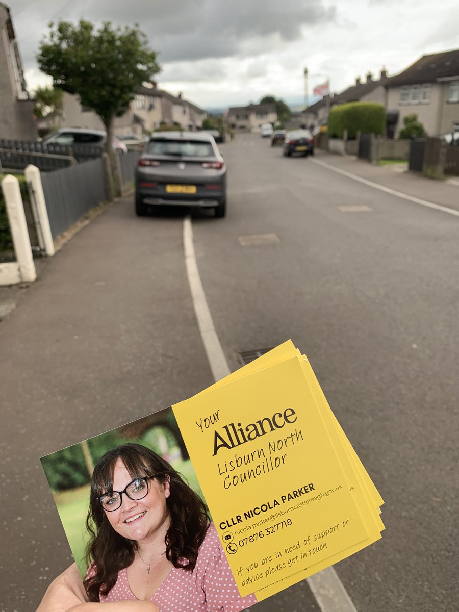 shayfox2621's tweet image. 🟨Alliance Youth
📍Lisburn North DEA
Excited to be in Lagan Valley this evening, delivering calling cards on behalf of @NicolaParker_5 with her amazing team
Great reception from residents in Derriaghy ! 💛😊