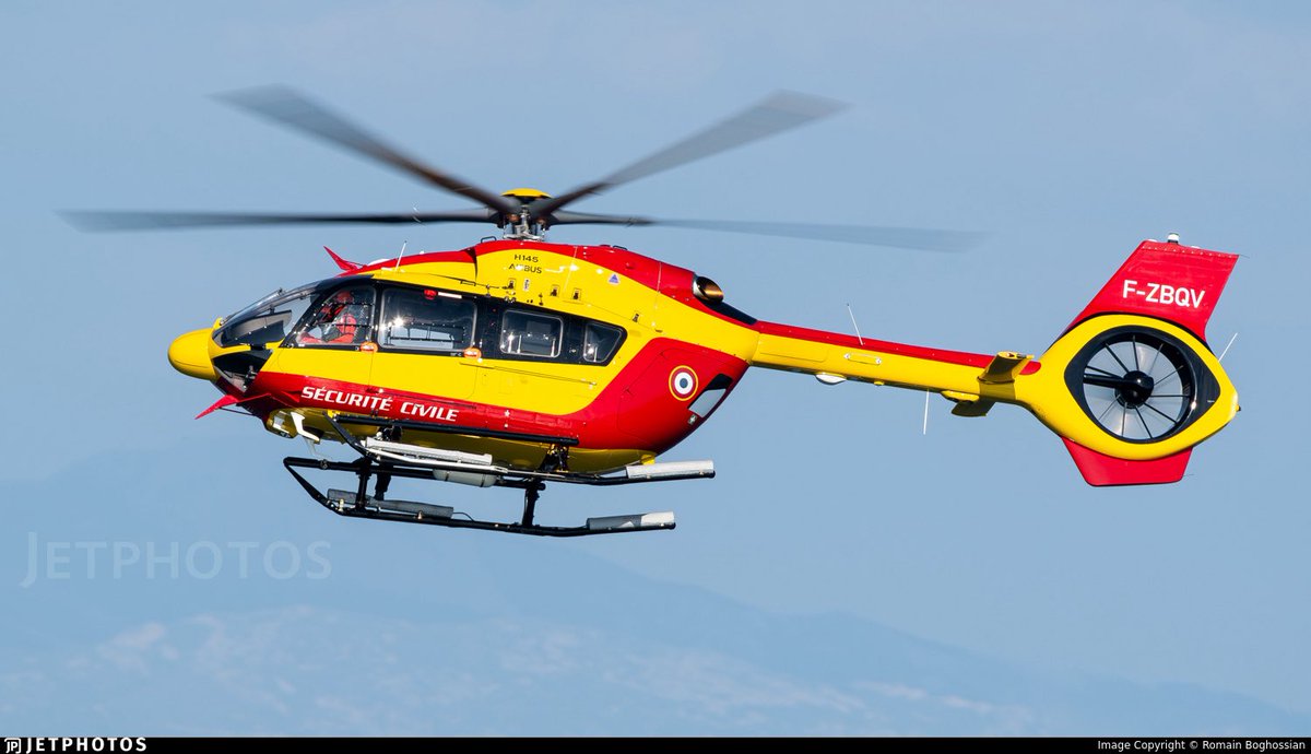 airplusnews's tweet image. 🇫🇷 Les vrais héros ne portent pas de cape ! 🔥👩🏼‍✈️🔥👨🏻‍🚒