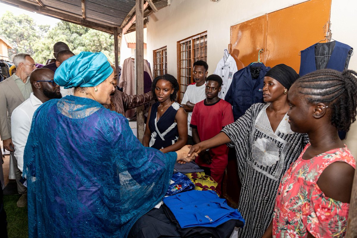 AminaJMohammed's tweet image. During my visit to The Gambia, I met with the mayor and talented MSME owners driving the country’s textile and fashion industry.
By empowering women and youth with skills, The Gambia is accelerating progress on the #SDGs.