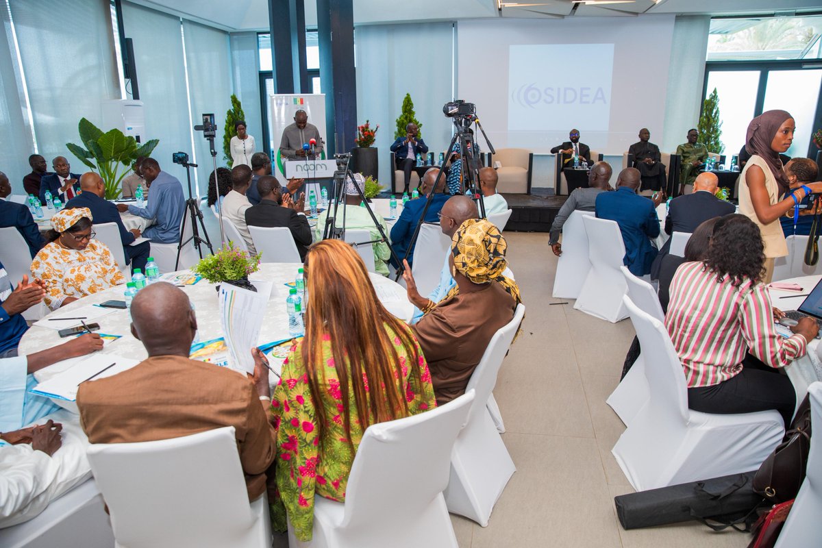 Mepmsenegal's tweet image. 📍Dakar | Ce mardi 8 juillet 2025, M. Cheikh Niane, SG du @Mepmsenegal, a lancé la 5e table ronde sur la gouvernance des ressources minérales organisée par l’@osideasn.
🎯 Thème : Passer de l’exploitation à la transformation pour faire du 🇸🇳 un hub industriel africain. 📸⤵️