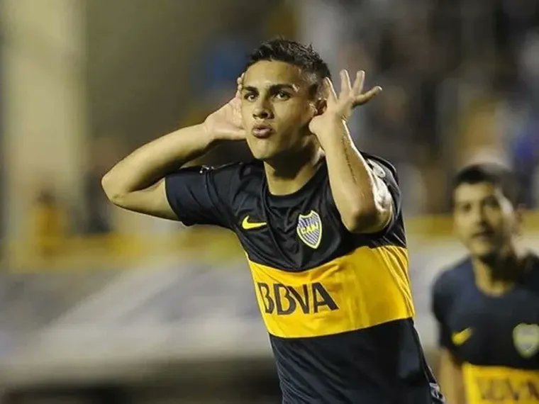 Es increible como quisieron embarrar la cancha para generar un rato de descontento y un poco de "ruido" en el hincha de Boca con el tema Paredes. Son siempre los mismos eh. Más allá de que el tema ya cansaba por la demora y sarasa, lo de ayer fue alevoso... a otra cosa