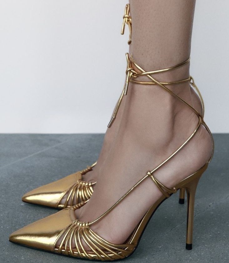 الكعب المييززز والأنيييققق جدا والفخم من أناس جدااا جماااال وروعه ❤️‍🔥❤️‍🔥

كىود خص..م اناس ✔️ MM1396