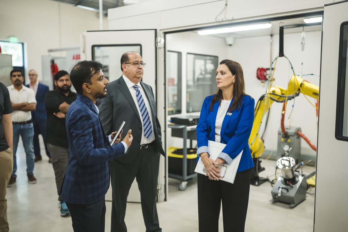 FIUPresident's tweet image. The FIU College of Engineering and Computing is conducting pioneering research in cold spray technology, energy and power, transportation, wireless communications, antennas, and more.
As President, I’m committed to ensuring our research is pushing the boundaries in innovation…