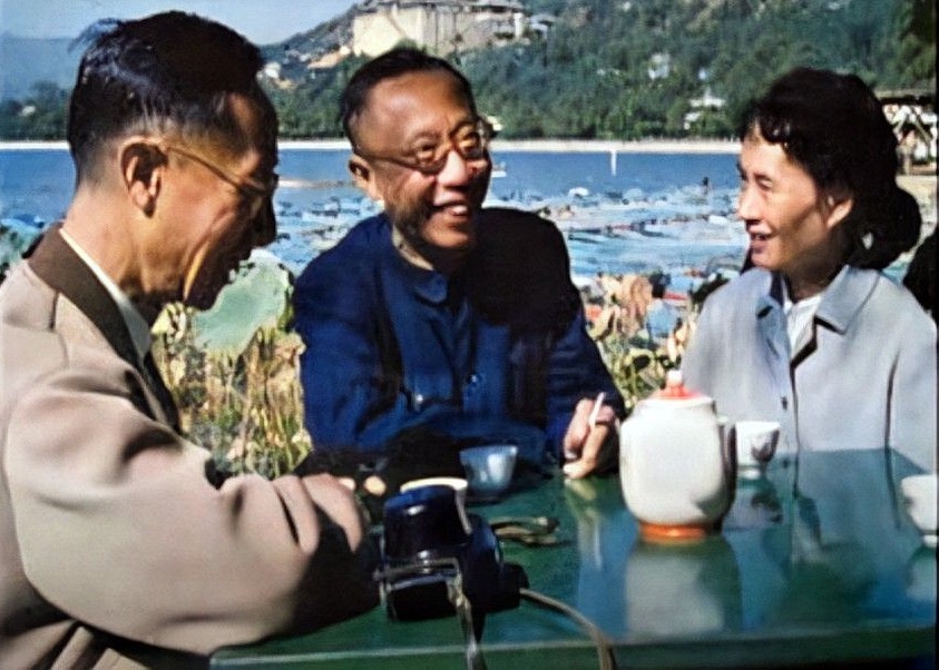 SinoLityoutube's tweet image. I often think of how recent it was that Puyi - The last Emperor, passed away in 1967 (61 years old) kidney cancer and heart disease, whilst under the protection of Zhou Enlai, and how this compares to how barbarously the Romanovs were treated by the so-called Bolsheviks.
